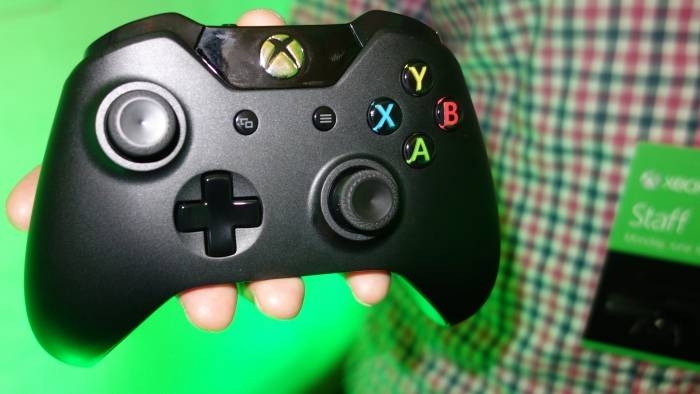 Геймпад
Xbox
One
получит встроенный
разъём для наушников
